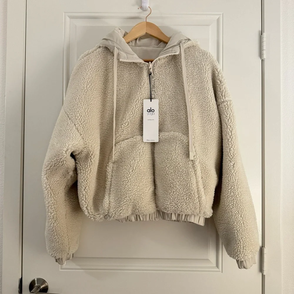 Alo Yoga Duality Sherpa Jacket XS Reversible Iconic Alo Jacket White/Bone - Picture 7 of 12
